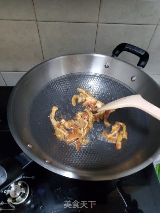 青蒜炒板筋肉的做法步骤：3