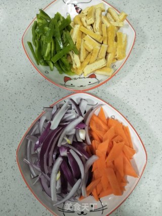 洋葱炒豆干的做法步骤：3