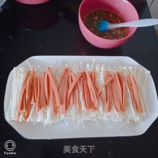 油爆金针菇的做法步骤：2