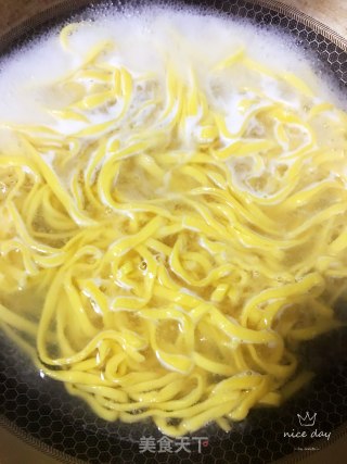 番茄浓汤胡萝卜面的做法步骤：13