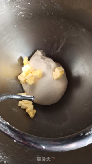 圣诞花环面包的做法步骤：2