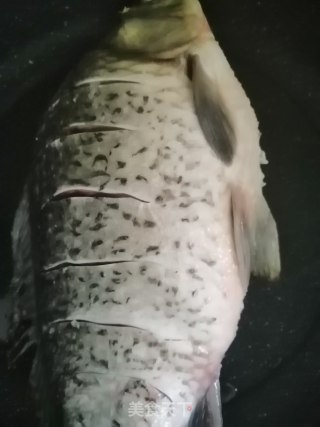 鲫鱼豆腐汤的做法步骤：1