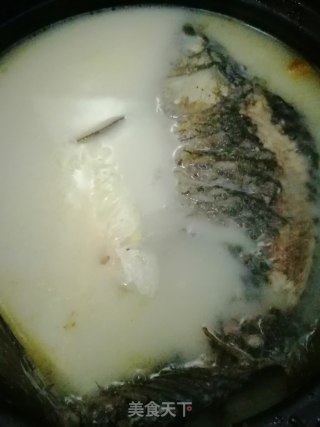 鲫鱼豆腐汤的做法步骤：5