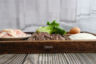 香菇滑鸡煲仔饭的做法步骤：1