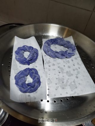蓝色花环馒头的做法步骤：6
