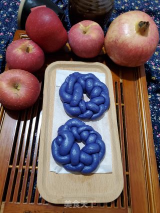 蓝色花环馒头的做法步骤：8
