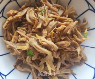 黄花菜这样做一盘都不够吃：简单快手的家常菜的做法步骤：1
