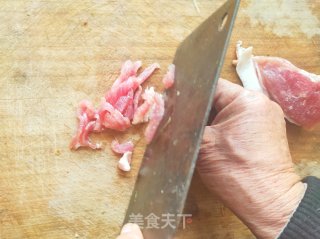 黄花菜这样做一盘都不够吃：简单快手的家常菜的做法步骤：3