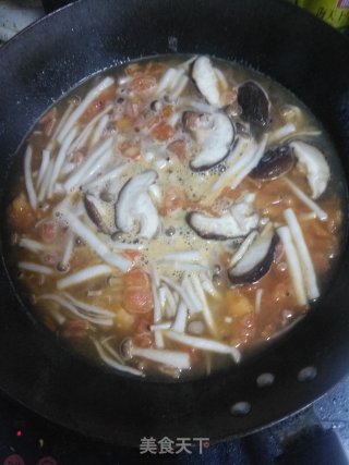 番茄菌菇肉片汤的做法步骤：8