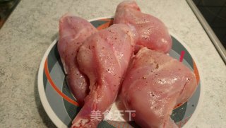 龙蒿芥末焖兔腿的做法步骤：2
