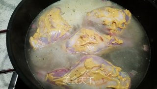 龙蒿芥末焖兔腿的做法步骤：9
