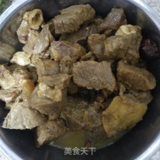 牛肉炖西红柿的做法步骤：1