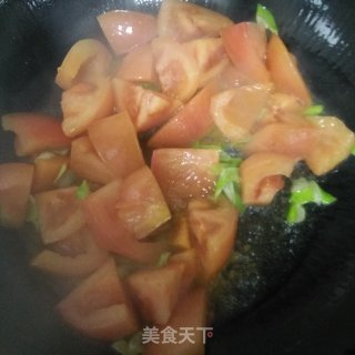 牛肉炖西红柿的做法步骤：3