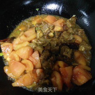 牛肉炖西红柿的做法步骤：4