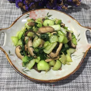 香菇炒青菜的做法步骤：8
