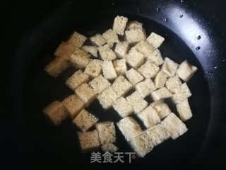 黄豆芽炒面筋的做法步骤：4