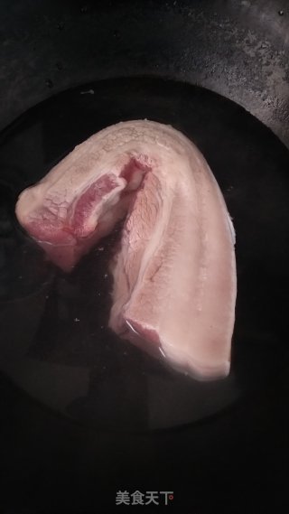 家常芋头扣肉的做法步骤：2