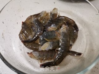 避风塘炒虾的做法步骤：3