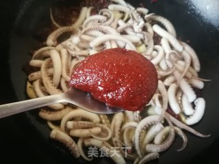 酱炒鱿鱼须的做法步骤：7