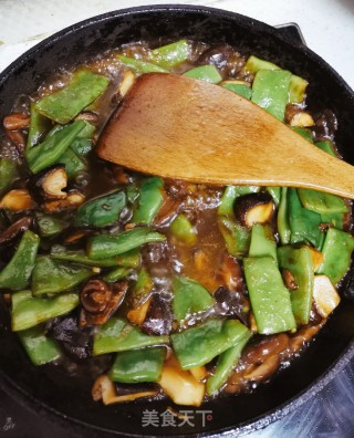 香菇烧豆角的做法步骤：8