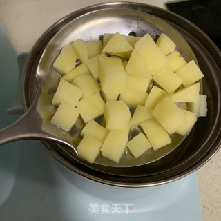 黑椒土豆盖浇饭的做法步骤：4
