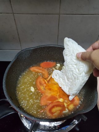 番茄肉片土豆粉的做法步骤：6