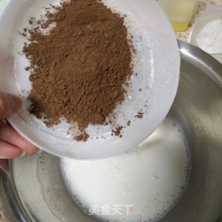 可可味戚风蛋糕的做法步骤：2