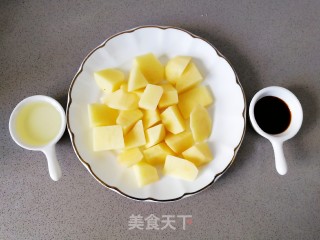 超简单的土豆腊肠焖饭，饭菜一锅出的做法步骤：3