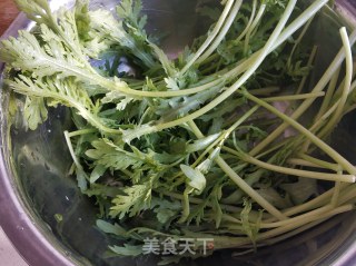蒜蓉茼蒿的做法步骤：1