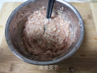 传统猪肉韭菜水饺的做法步骤：5