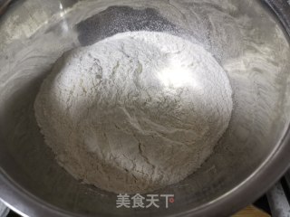 传统猪肉韭菜水饺的做法步骤：6