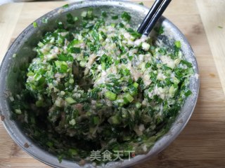 传统猪肉韭菜水饺的做法步骤：12