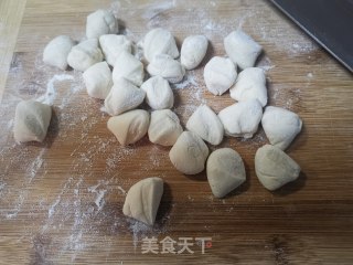 传统猪肉韭菜水饺的做法步骤：16