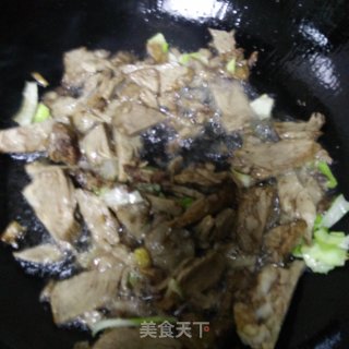 小炒牛肉的做法步骤：5