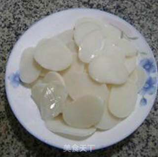 开洋油菜蕻炒年糕的做法步骤：1