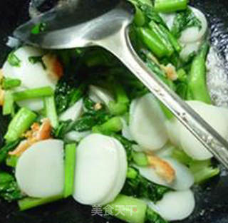 开洋油菜蕻炒年糕的做法步骤：10