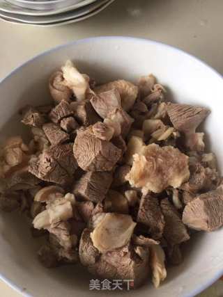 萝卜烧羊肉的做法步骤：1