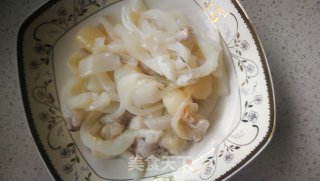目鱼炒芹菜的做法步骤：1