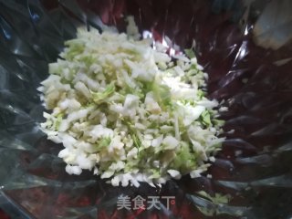 鹅蛋木耳馅包子的做法步骤：2