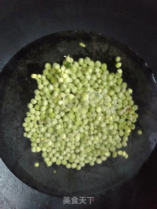 烂肉豌豆的做法步骤：1