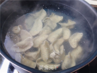 莲藕猪肉馅饺子的做法步骤：16