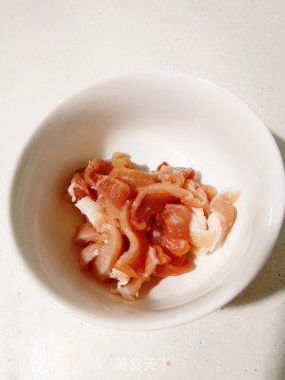 肉炒平菇的做法步骤：2
