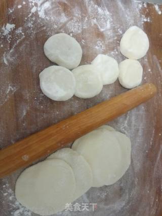 猪肉茼蒿馅汤饺的做法步骤：6