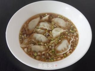 猪肉茼蒿馅汤饺的做法步骤：9