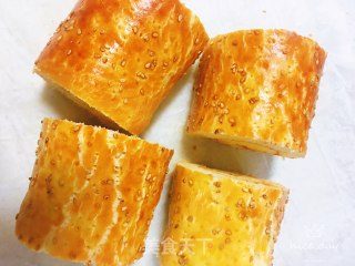 沙拉肉松面包卷的做法步骤：14