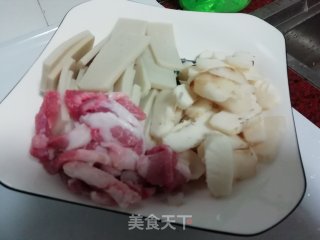 西芹淮山小炒的做法步骤：2