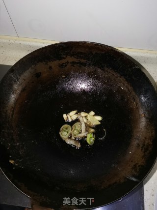 红烧鲫头鱼的做法步骤：5