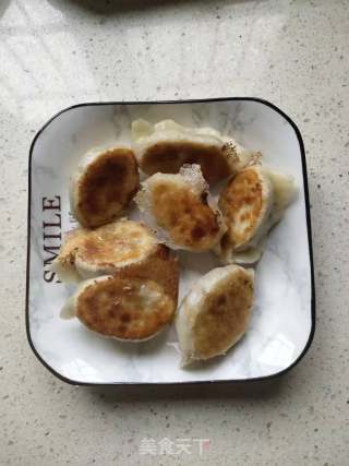 彭豆带你做白菜猪肉馅饺子（内附煎饺做法）的做法步骤：17