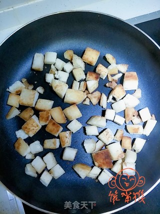 鸡蛋煎馒头的做法步骤：5