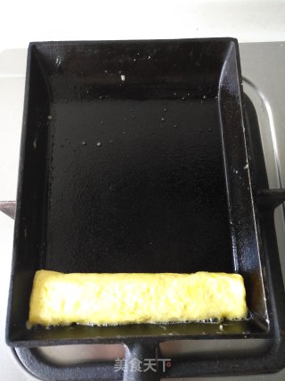 虾糕鸡蛋卷的做法步骤：4